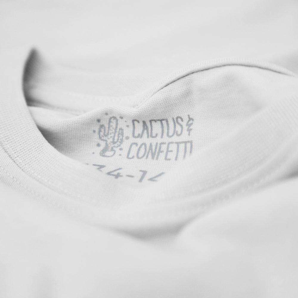 
                  
                    Lade das Bild in den Galerie-Viewer, T-Shirt mit individuellem Text | weiß
                  
                