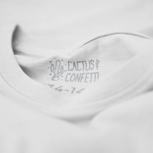 
                  
                    Lade das Bild in den Galerie-Viewer, T-Shirt mit individuellem Text | weiß
                  
                